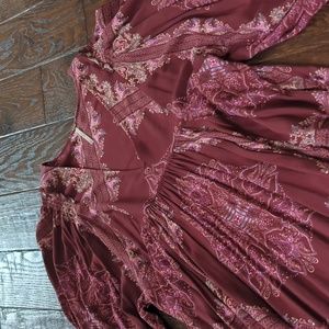 FREE PEOPLE I Burgundy & Pink Girl Talk High Low V-Neck Tunic Top Blouse, XS